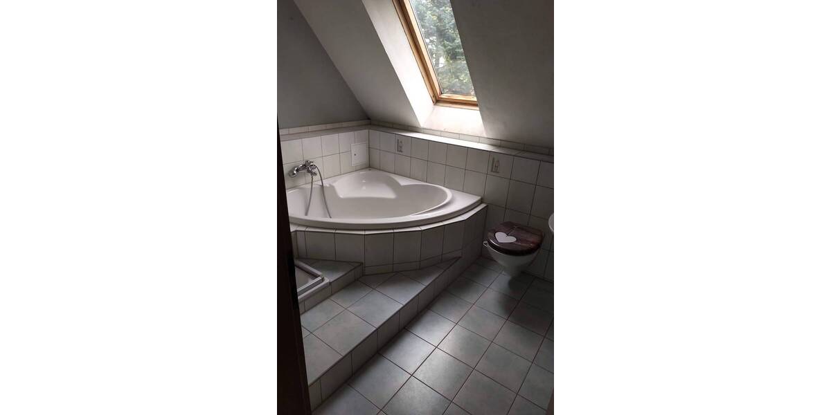 Etagenwohnung Weida Steinsdorf - 3 Zimmer, 90 m&sup2;, 500&euro; | Angebot:25731995