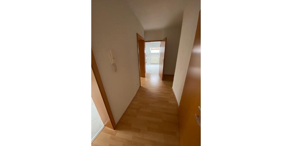 Dachgeschoßwohnung Zeitz - 2 Zimmer, 45 m&sup2;, 270&euro; | Angebot:24845115