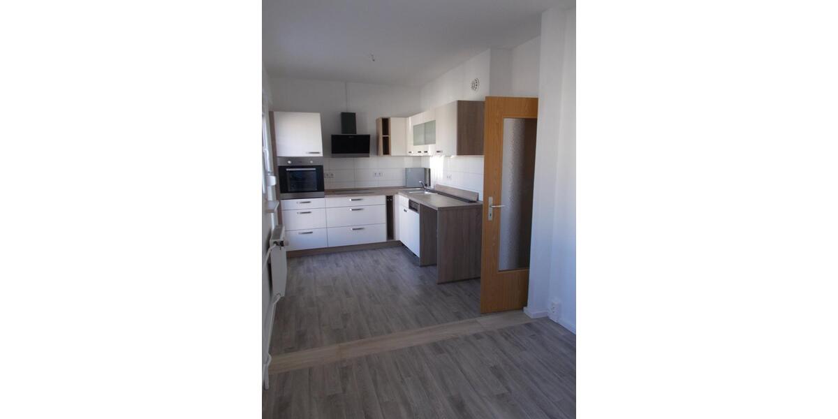 Sanierte 3-Raum Wohnung mit Balkon und Einbauküche 3 zimmer