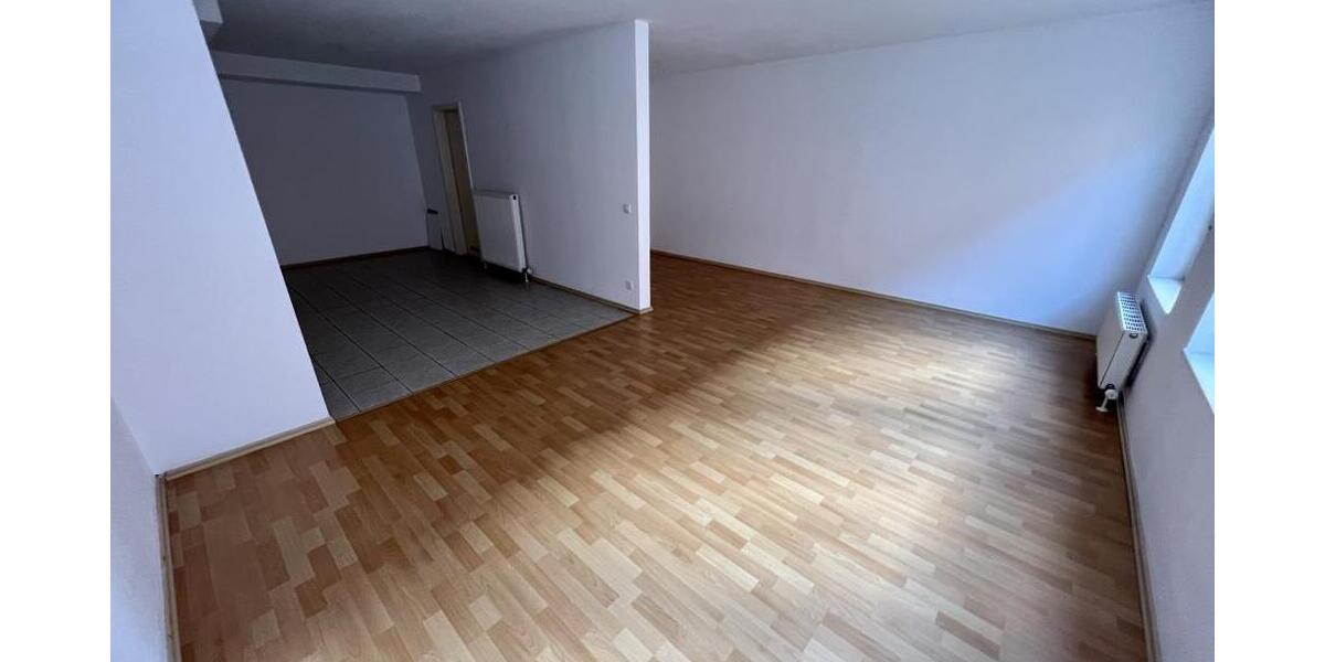 Große 1 Raum-HP-Whg. unweit der Geraer Innenstadt. Nahe dem Südbahnhof und den Arcarden. - Etagenwohnung Gera Ostviertel | Angebot:26844111