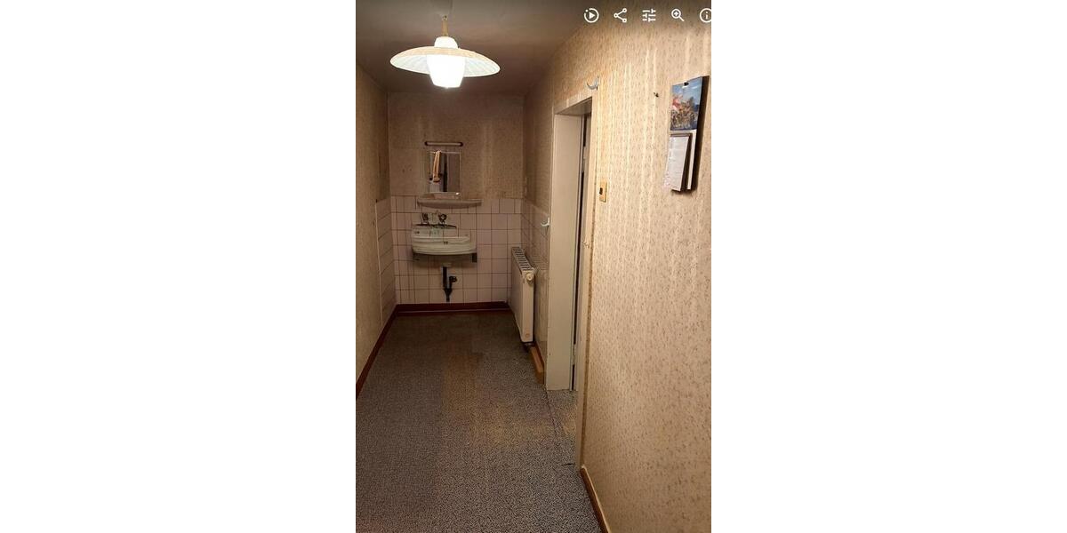 Einfamilienhaus Bad Klosterlausnitz - 5 Zimmer, 100 m&sup2;, 90.000&euro; | Angebot:26990262