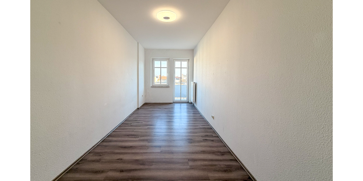 Einbauküche! Hochwertige 4 Raum-Wohnung mit modernem Bad und großem Balkon! Die Wohnung zum Wohlfühlen. - Dachgeschoßwohnung Gera Ostviertel | Angebot:26334831