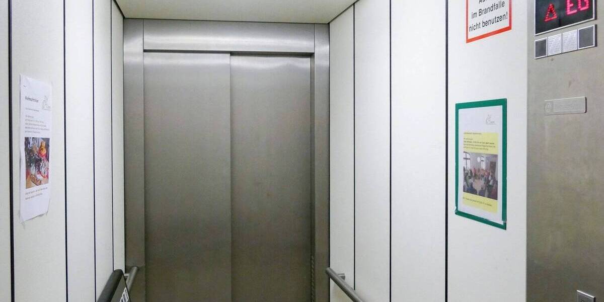 Kleine Wohnung im Einzeldenkmal und am Park 2 zimmer