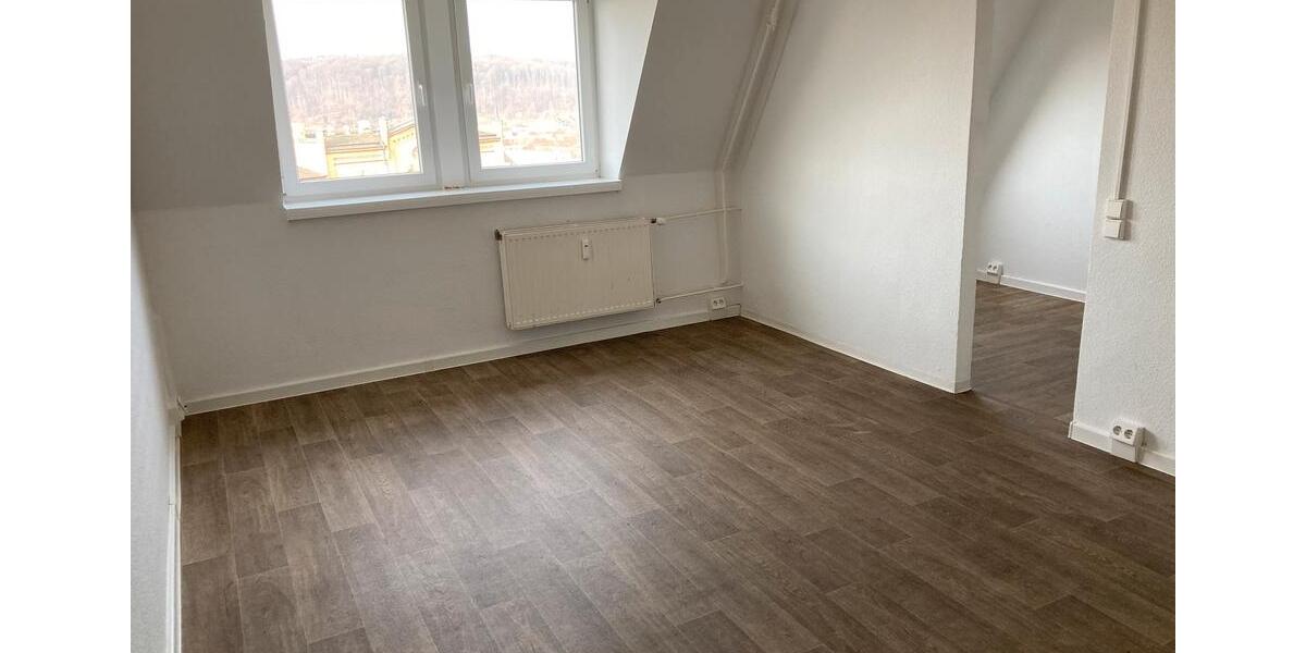 Dachgeschoßwohnung Gera - 3 Zimmer, 64 m&sup2;, 365&euro; | Angebot:25417613