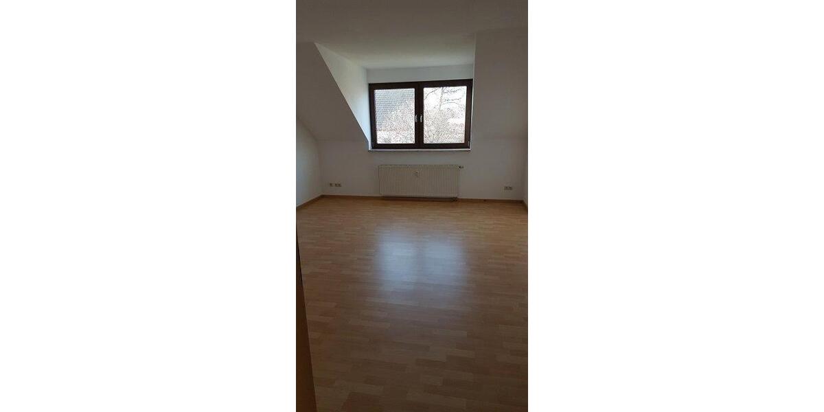 Dachgeschoßwohnung Triptis - 2 Zimmer, 65 m&sup2;, 430&euro; | Angebot:26035228