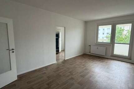 Wohnung Gera Lusan - 3 Zimmer, 68 m&sup2;, 373&euro; | Angebot:26185855