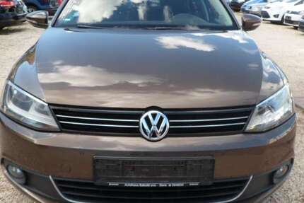VW Jetta 127.000 km 7.299 € Zwickau 08056