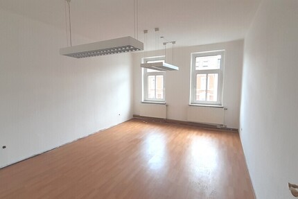 3-Zimmer-Wohnung 2. oder 3. OG, neu saniert, in ruhigem Wohnviertel Gera-Süd
