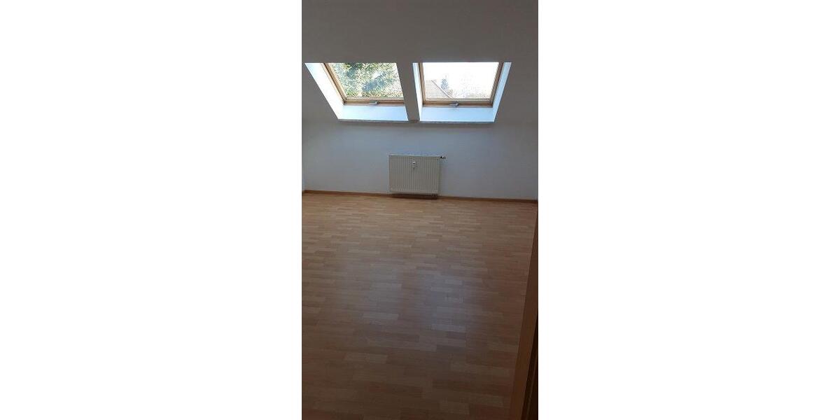 Dachgeschoßwohnung Triptis - 2 Zimmer, 65 m&sup2;, 430&euro; | Angebot:26035228