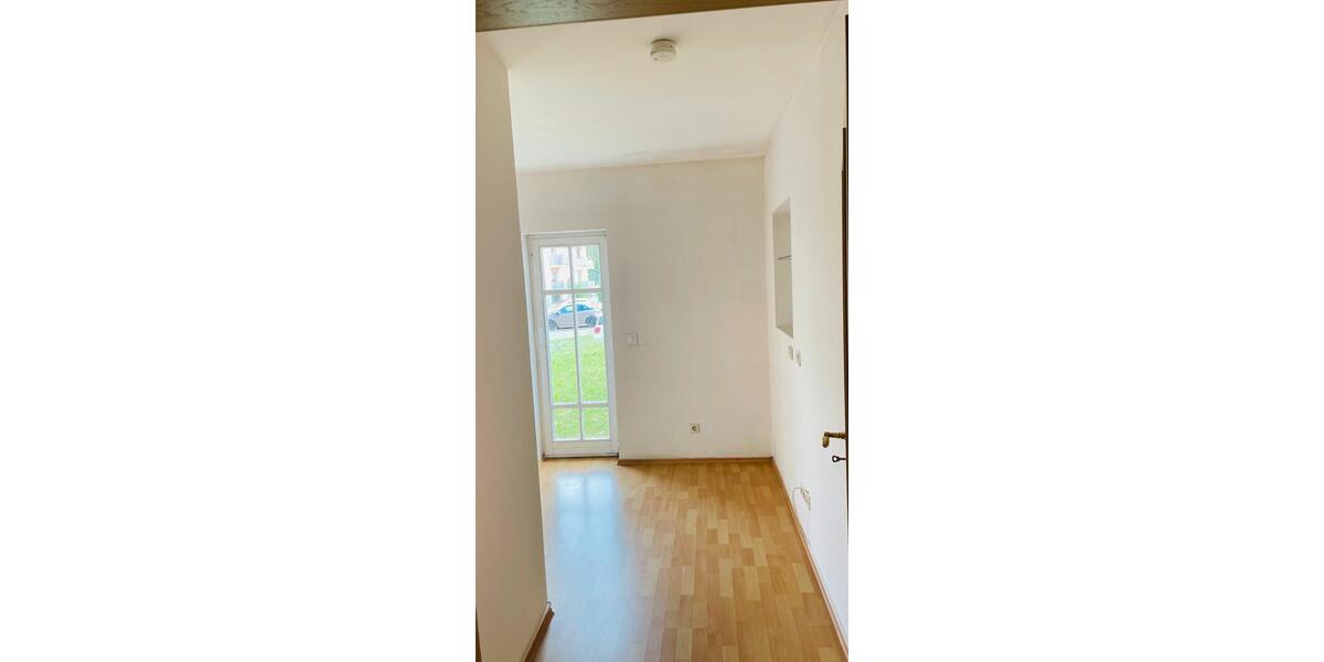 Erdgeschoßwohnung Weida - 3 Zimmer, 68 m&sup2;, 35.000&euro; | Angebot:27188462