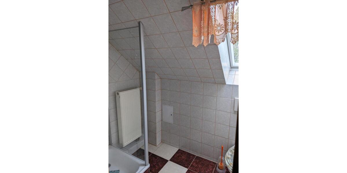 Reihenhaus Werdau - 5 Zimmer, 140 m&sup2;, 270.000&euro; | Angebot:26516548