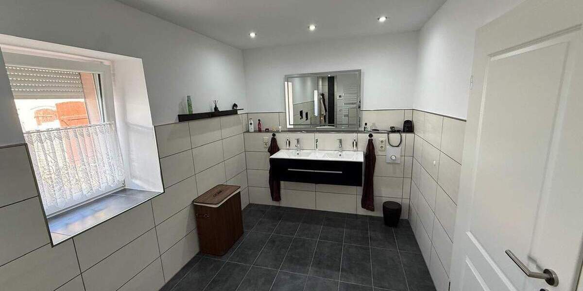 Mehrfamilienhaus, Wohnhaus Teuchern Plotha - 6 Zimmer, 250 m&sup2;, 159.900&euro; | Angebot:26377100