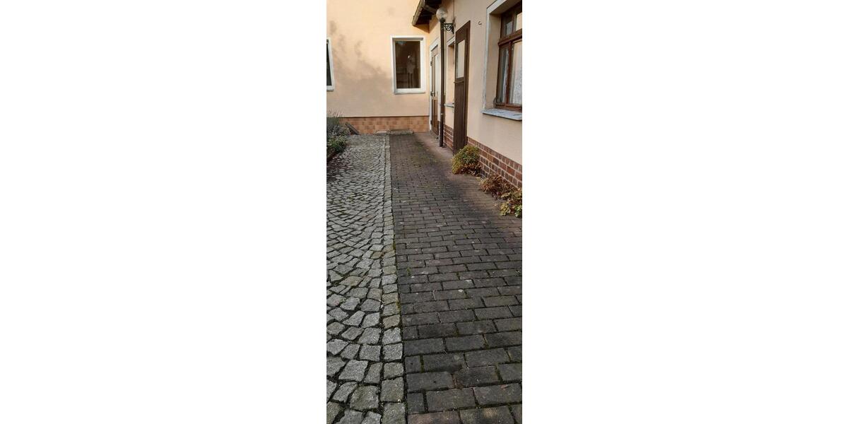 Reihenhaus Crimmitschau - 8 Zimmer, 140 m&sup2;, 79.000&euro; | Angebot:26262585