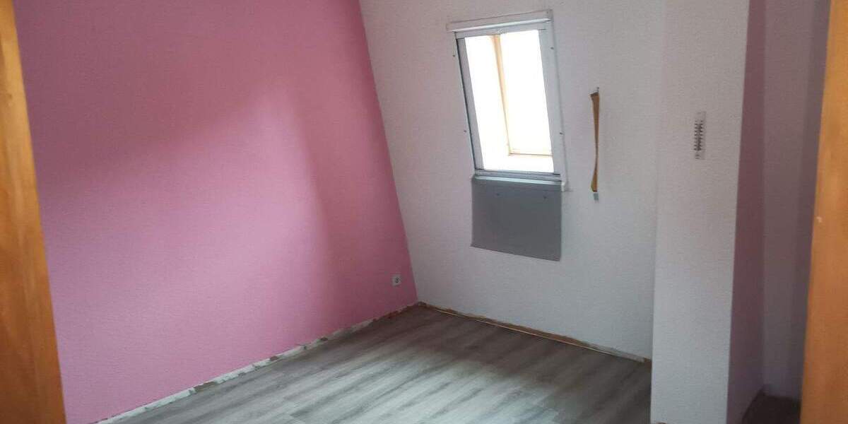 Reihenmittelhaus Meerane - 3 Zimmer, 82 m&sup2;, 399&euro; | Angebot:25745327