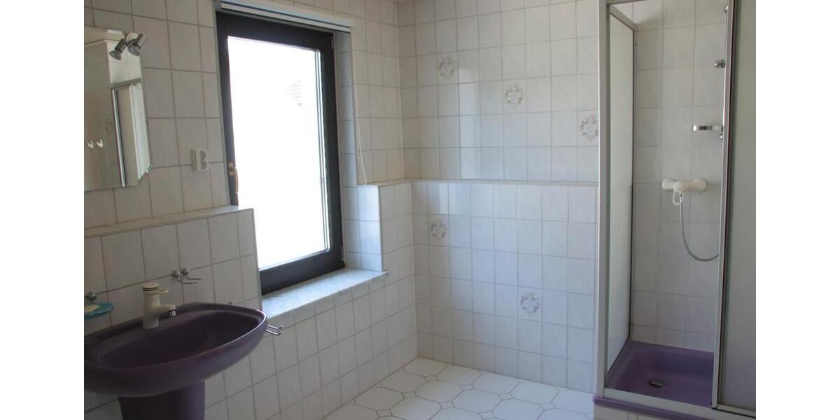 Doppelhaushälfte Crimmitschau - 12 Zimmer, 170 m&sup2;, 125.000&euro; | Angebot:26226267