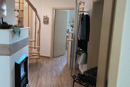 Wohnung Teuchern - 3 Zimmer, 92 m&sup2;, 590&euro; | Angebot:27650174