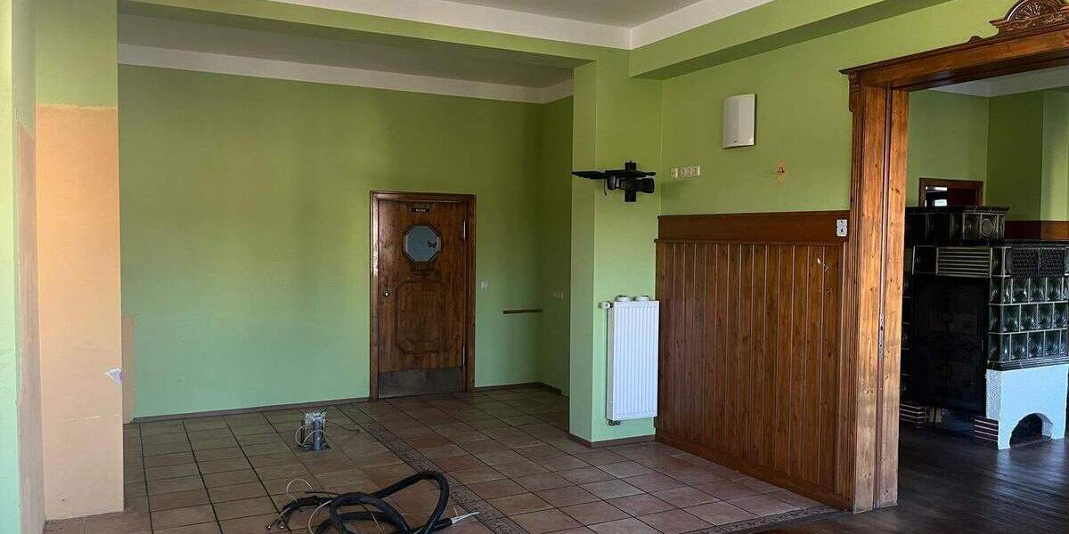 Ausflugslokal mit 3 Wohnungen und großem Grundstück 9 zimmer