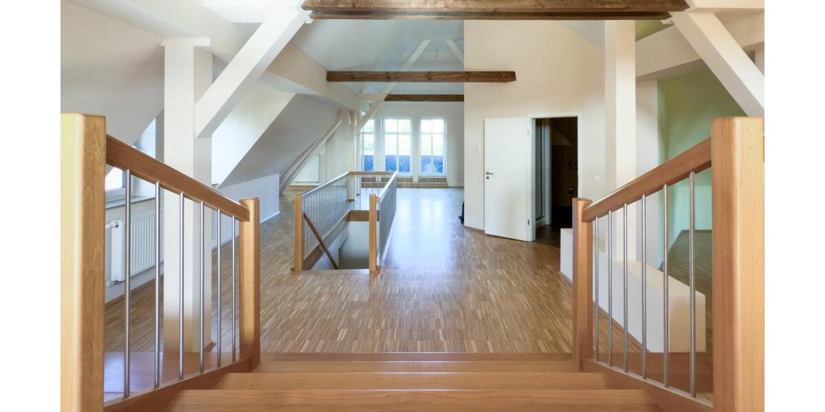 Wohnen mal anders! Imposante Dachgeschosswohnung mit Balkon und Aufzug! - Etagenwohnung Gera | Angebot:26131791