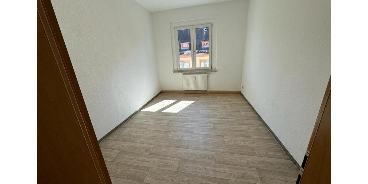 Erdgeschoßwohnung Greiz - 3 Zimmer, 66 m&sup2;, 380&euro; | Angebot:25224307