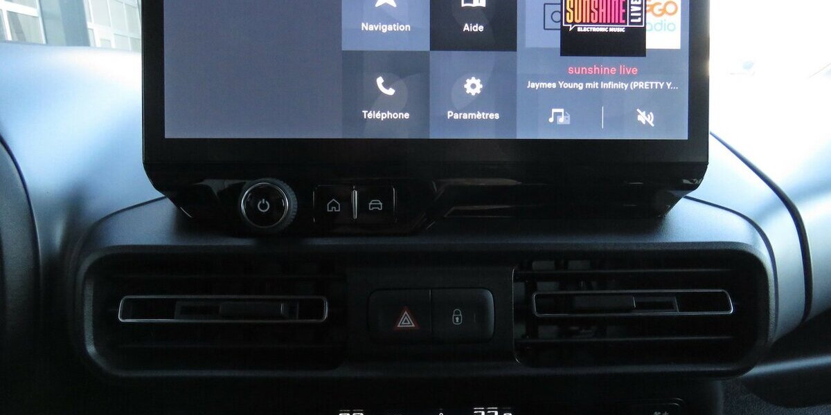 Fiat Doblo Maxi Kombi 130 AT / 7-Sitze + 10-Zoll Navi 10.280 km 27.965 &euro; Münchenbernsdorf 07589