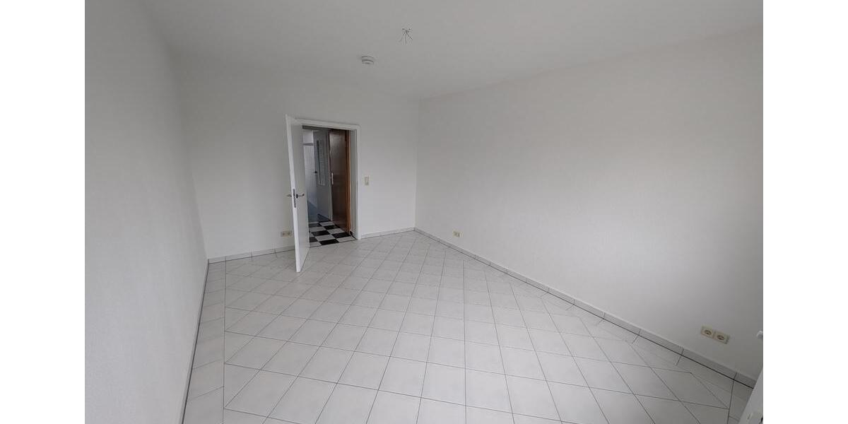 Dachgeschoßwohnung Zeitz - 3 Zimmer, 60 m&sup2;, 385&euro; | Angebot:24984072