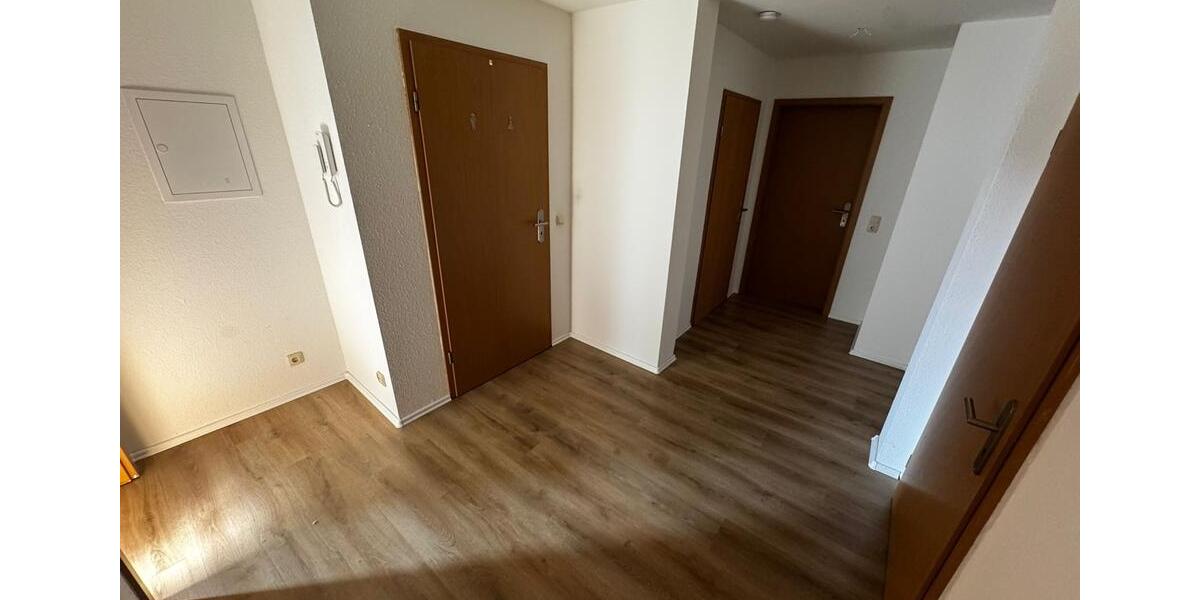 Etagenwohnung Crimmitschau - 4 Zimmer, 100 m&sup2;, 520&euro; | Angebot:24469695