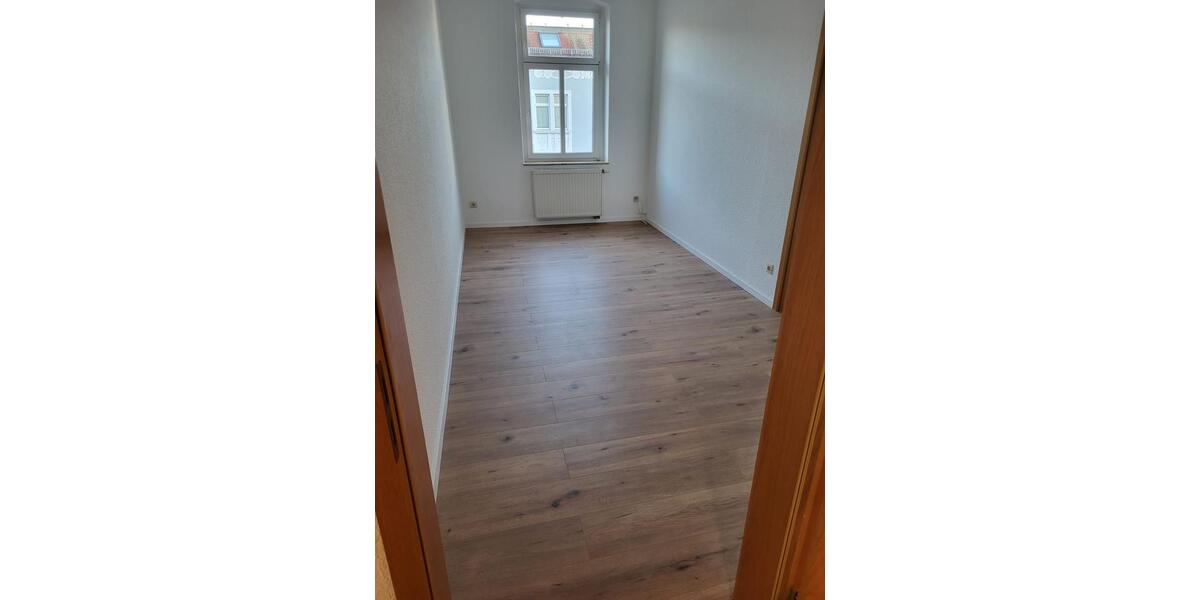 Etagenwohnung Gera Alt-Bieblach - 4 Zimmer, 100 m&sup2;, 646&euro; | Angebot:25995884
