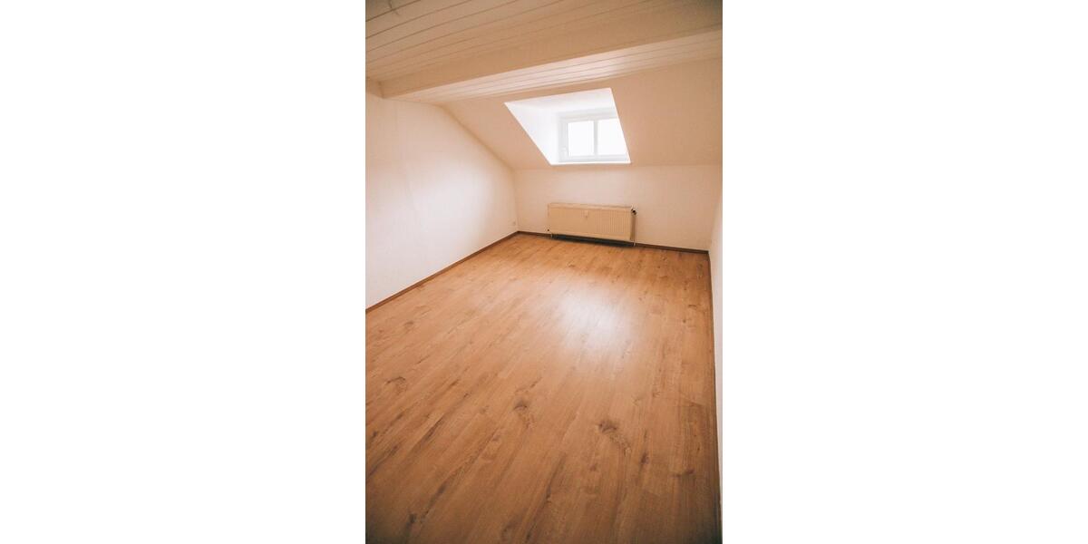 Dachgeschoßwohnung Gera Alt-Bieblach - 2.5 Zimmer, 75 m&sup2;, 449&euro; | Angebot:25968243