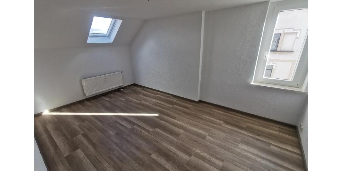 Dachgeschoßwohnung Fraureuth - 3 Zimmer, 60 m&sup2;, 330&euro; | Angebot:26461425