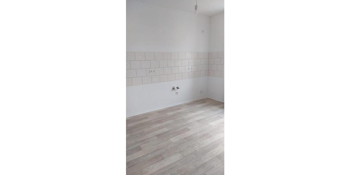 Erdgeschoßwohnung Gera Alt-Taubenpreskeln - 4 Zimmer, 105 m&sup2;, 600&euro; | Angebot:25959372