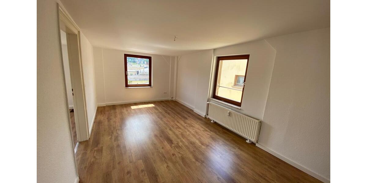 Dachgeschoßwohnung Greiz - 2 Zimmer, 68 m&sup2;, 340&euro; | Angebot:26462523
