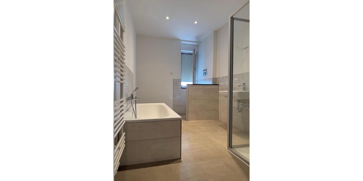 Dachgeschoßwohnung Meerane - 5 Zimmer, 117 m&sup2;, 1.300&euro; | Angebot:26325768