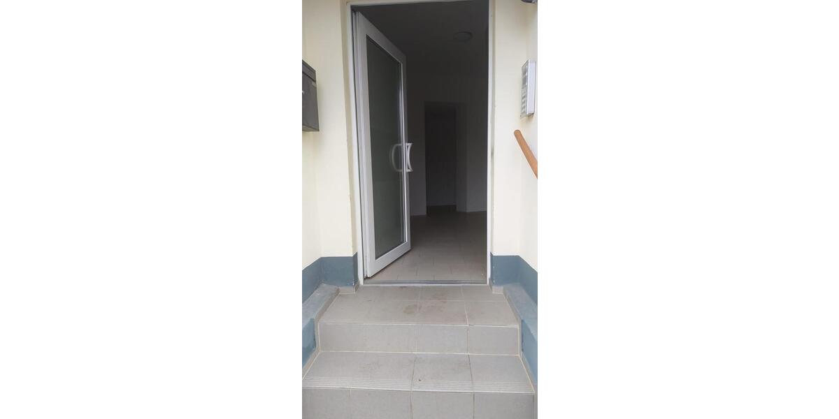 Erdgeschoßwohnung Gera Alt-Taubenpreskeln - 4 Zimmer, 105 m&sup2;, 600&euro; | Angebot:25959372