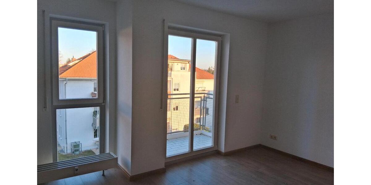 Etagenwohnung Meerane - 1 Zimmer, 36 m&sup2;, 351&euro; | Angebot:26071945