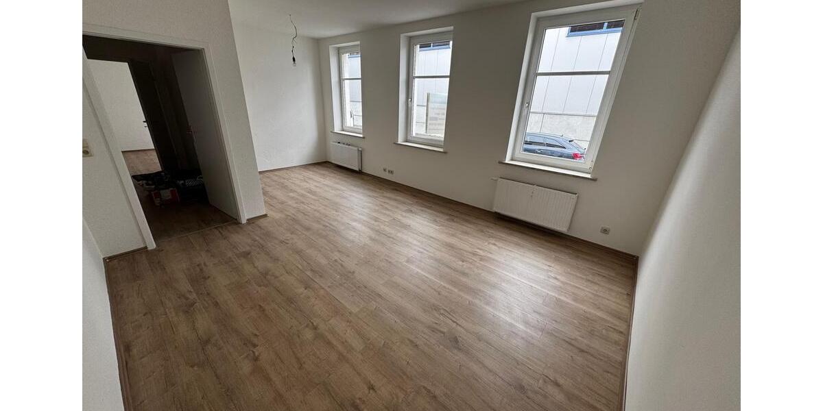 Etagenwohnung Crimmitschau - 3 Zimmer, 70 m&sup2;, 420&euro; | Angebot:26297235