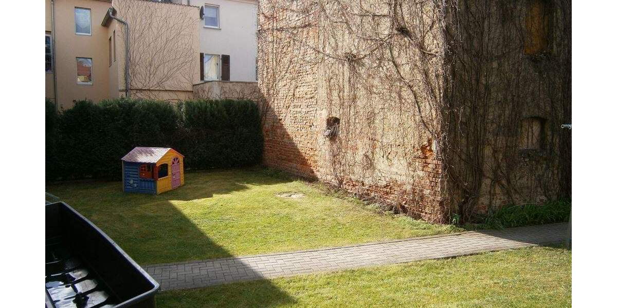 Hübsche 3 Raum Wohnung mit Balkon im Herzen der Stadt Meuselwitz zu verkaufen! 3 zimmer