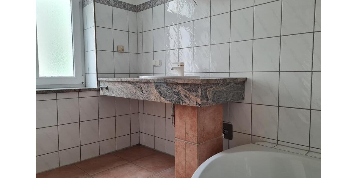 Erdgeschoßwohnung Gera - 2 Zimmer, 55 m&sup2;, 450&euro; | Angebot:27722134