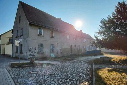 Haus Teuchern - 10 Zimmer, 183 m&sup2;, 75.000&euro; | Angebot:25400313