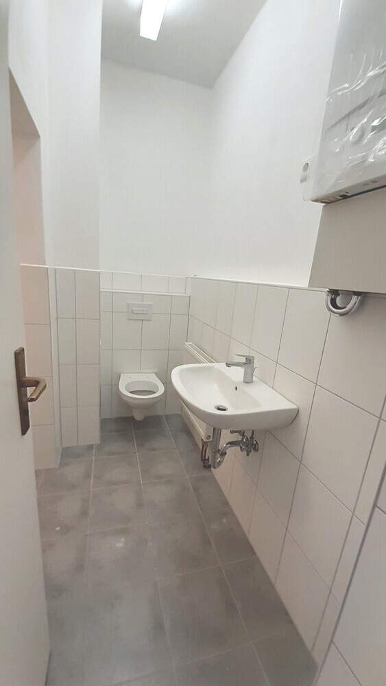 3-Zimmer-Wohnung 2. oder 3. OG, neu saniert, in ruhigem Wohnviertel Gera-Süd