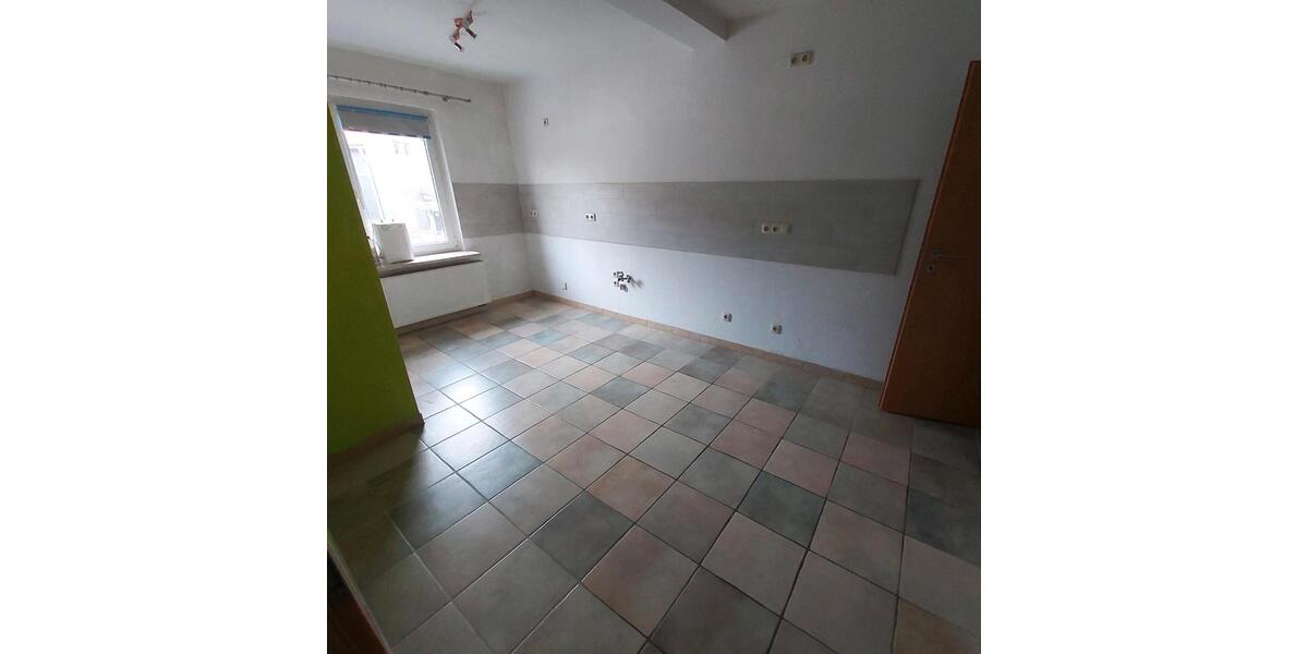 Etagenwohnung Auma-Weidatal Weidatal - 5 Zimmer, 115 m&sup2;, 850&euro; | Angebot:25286606