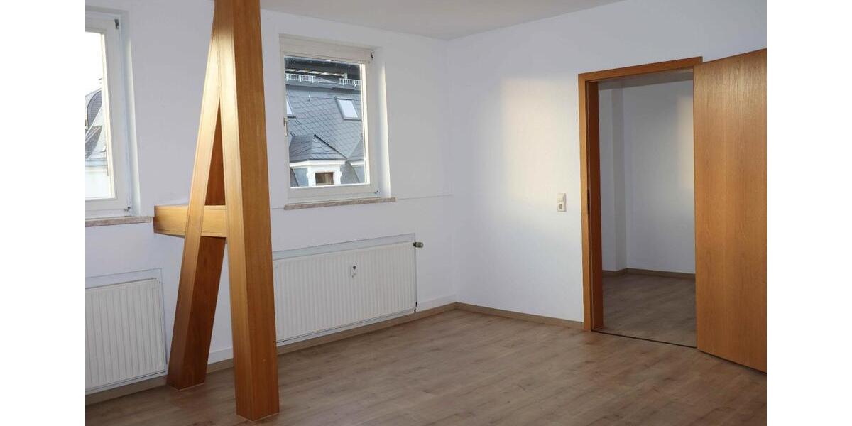 Dachgeschoßwohnung Greiz - 2 Zimmer, 78 m&sup2;, 370&euro; | Angebot:24688116
