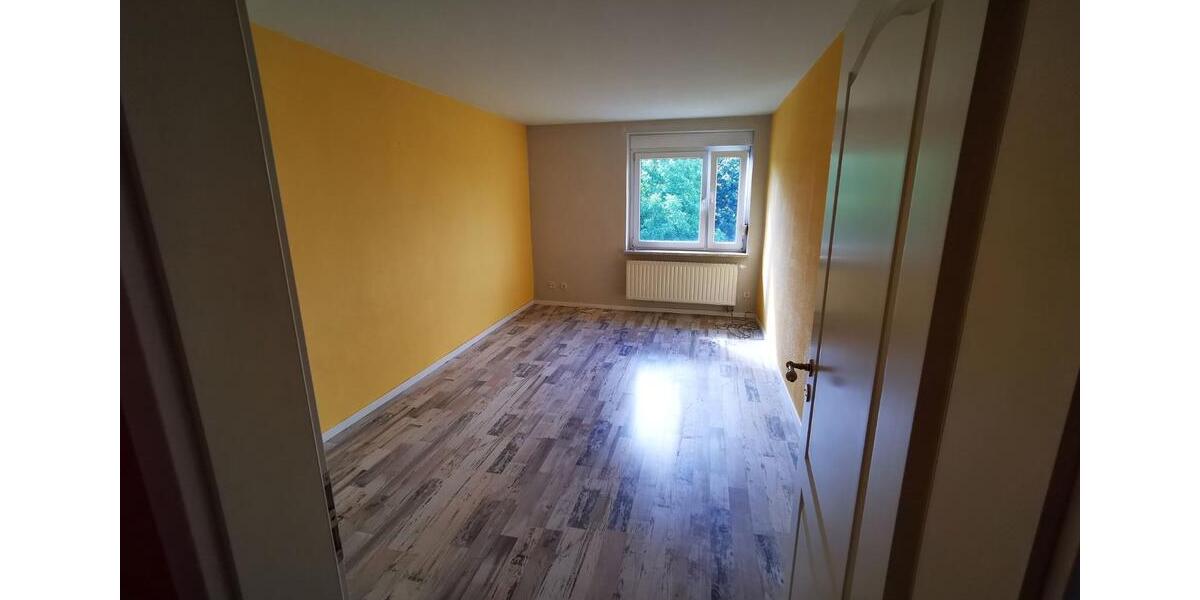 Sehr schöne Eigentumswohnung in Teuchern zu verkaufen 3 zimmer