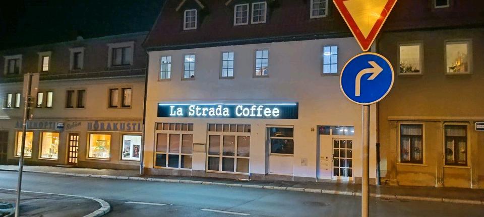 Einfamilienhaus Zeitz - 6 Zimmer, 300 m&sup2;, 1.600&euro; | Angebot:23649340