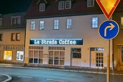 Haus Zeitz - 6 Zimmer, 300 m&sup2;, 1.600&euro; | Angebot:23649340