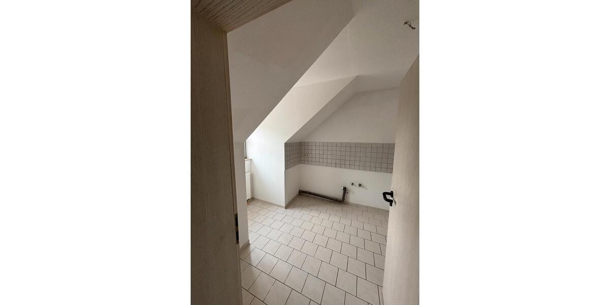 Dachgeschoßwohnung Meerane - 2 Zimmer, 50 m&sup2;, 350&euro; | Angebot:24214745