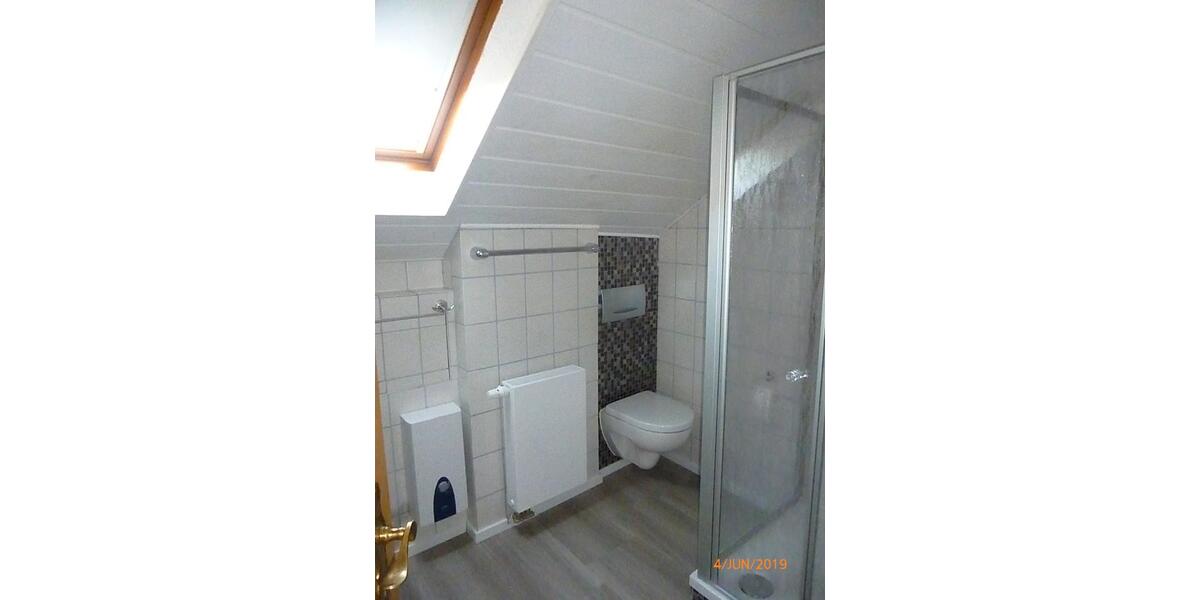 Dachgeschoßwohnung Greiz - 2.5 Zimmer, 60 m&sup2;, 200&euro; | Angebot:26634661