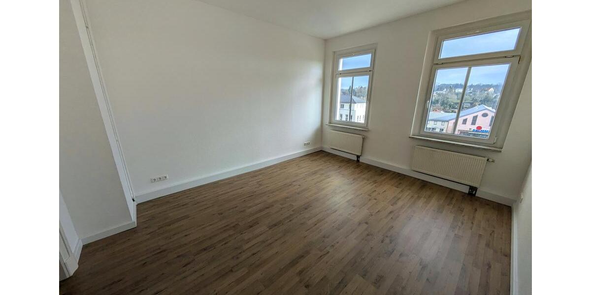 Etagenwohnung Meerane - 3 Zimmer, 85 m&sup2;, 400&euro; | Angebot:26681048