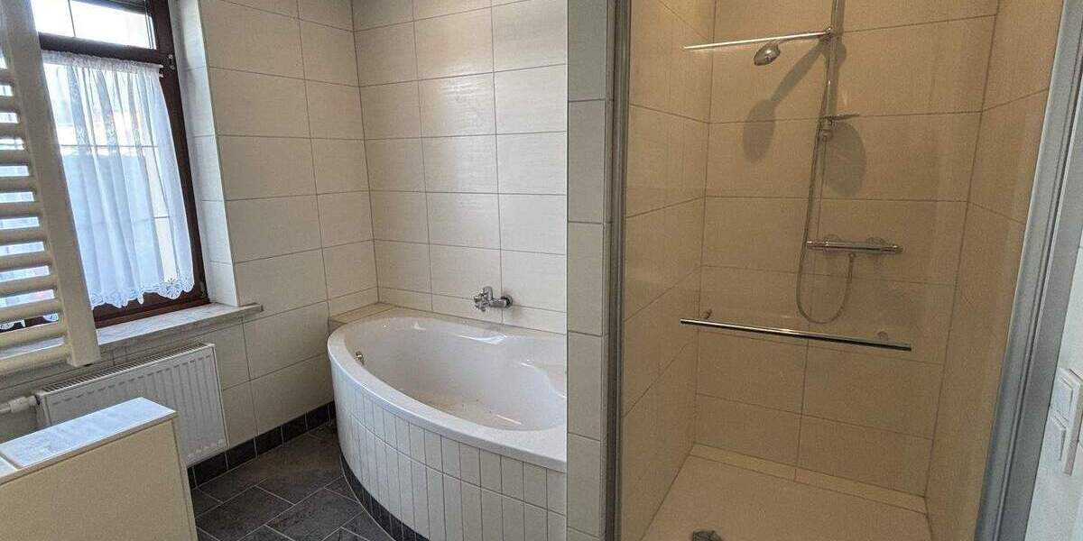 Etagenwohnung Werdau Leubnitz - 3 Zimmer, 90 m&sup2;, 60.000&euro; | Angebot:25687159