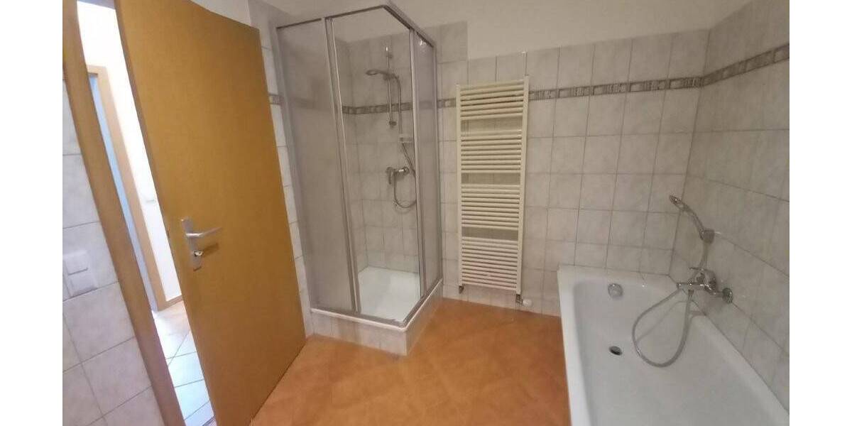 Etagenwohnung Weida Liebsdorf - 3 Zimmer, 90 m&sup2;, 495&euro; | Angebot:26273059