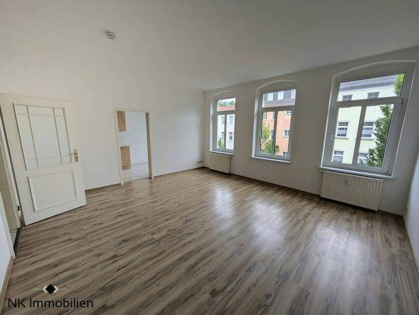 ++ schöne 3-Raum Wohnung mit Einbauküche, Balkon & Aufzug - nahe dem Hauptbahnhof ++